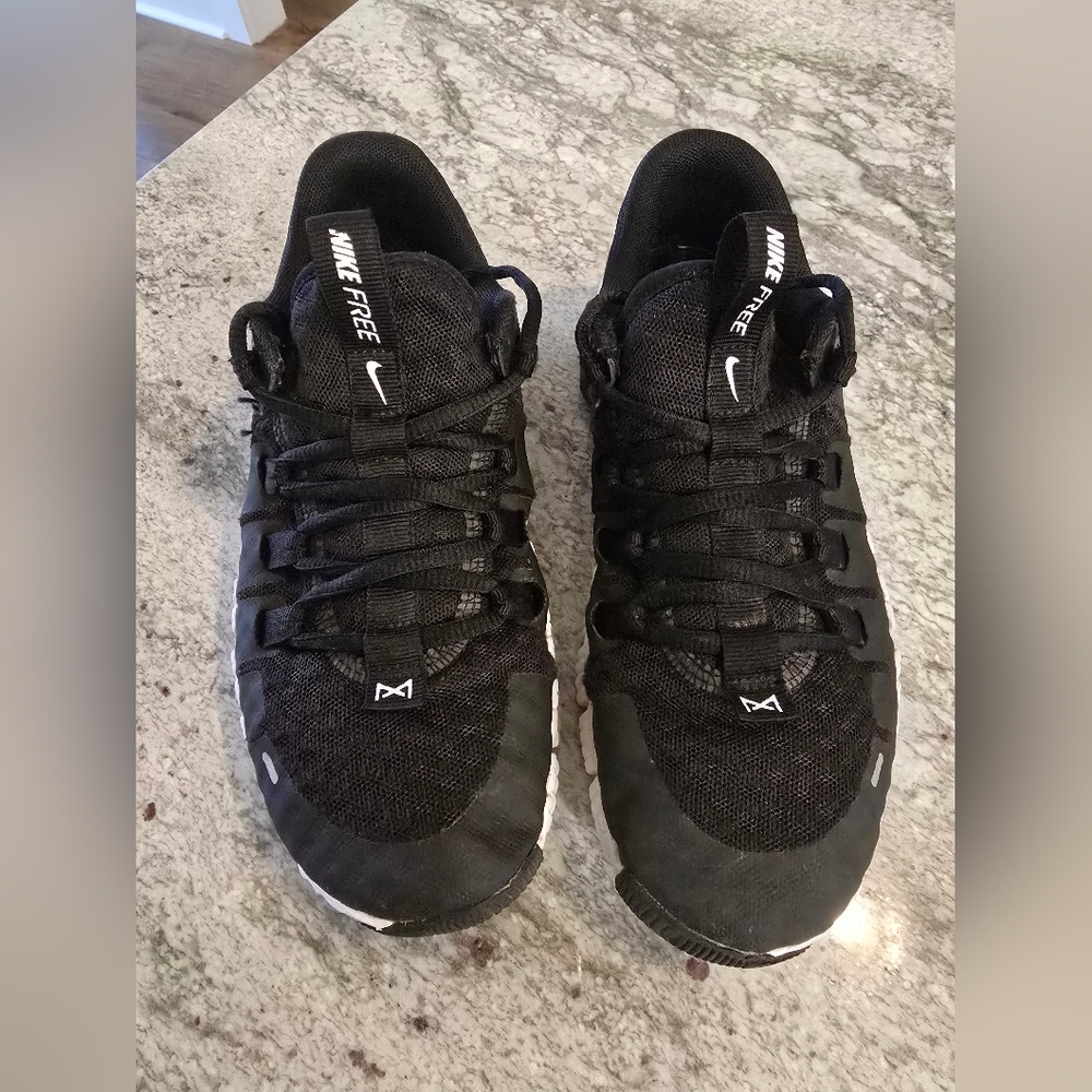 Nike Free Metcon Training Sneakers – Black/White (Women’s 5.5)